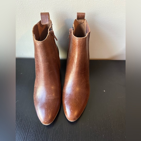 Frye Chelsea ankle boot in brown leather - Picture 6 of 8